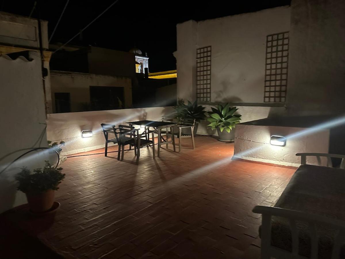 Apartment In Old Town With Roof Terrace And Fibre, Tarifa Extérieur photo